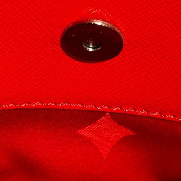 MCM Poppy Leather Elda Tote/Crossbody - Picture 14 of 17